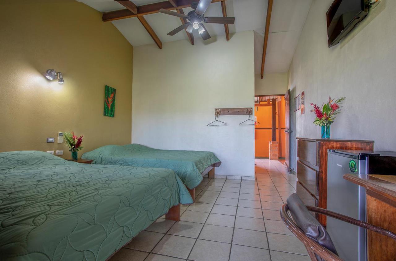 Hotel La Hacienda Quesada  Exterior photo