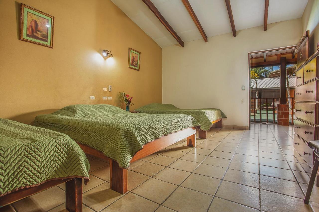 Hotel La Hacienda Quesada  Exterior photo
